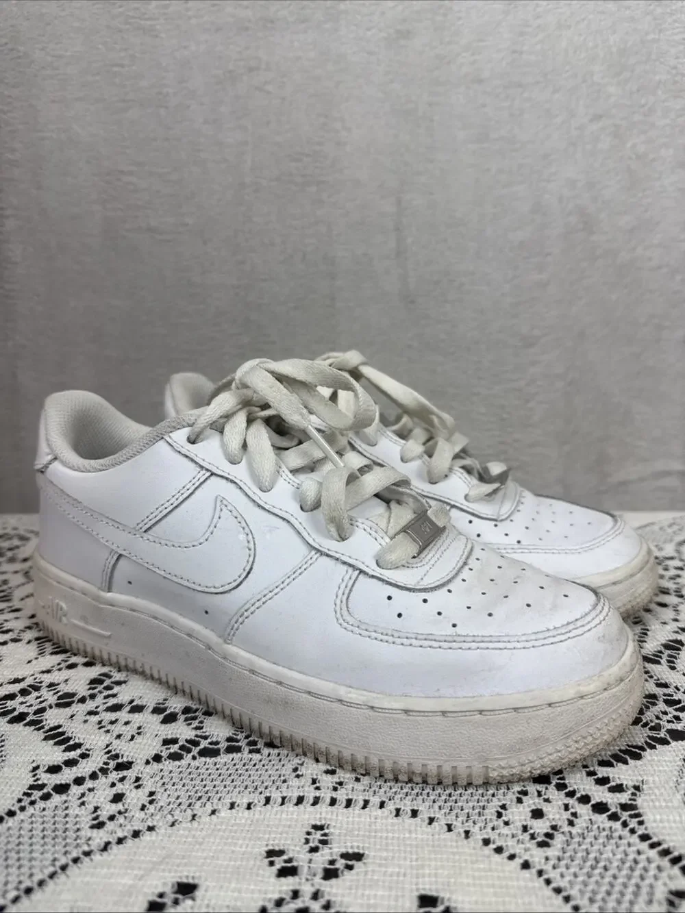 Nike Air Force 1 Low Shoes Youth Size 5 Classic Leather White Sneakers Athletic